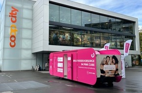 PINK CUBE Test Your Breast: PINK CUBE heute in Zug: Brustkrebsvorsorge auf dem Bundesplatz