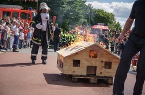 Freiwillige Feuerwehr Menden: FW Menden: Ein heißes Fest bei der Feuerwehr Menden-Bösperde