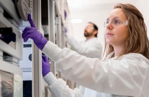 DHL Group: PM: Thermo Fisher Scientific und DHL Express kooperieren bei Reduzierung von Treibhausgasemissionen aus weltweitem Versand für klinische Forschung und fördern nachhaltige Lösungen für lebensverändernde Medikamente / PR: Thermo ...
