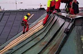 Feuerwehr München: FW-M: Stürmischer Wind sorgt für einige Einsätze (Stadtgebiet)