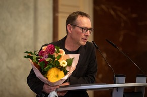Pressemeldung: Medienschaffende mit Dietrich-Oppenberg-Medienpreis ausgezeichnet