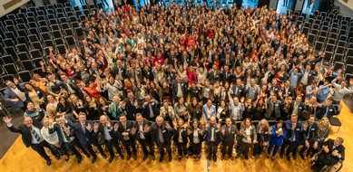 HFH Hamburger Fern-Hochschule gem. GmbH: Große Abschlussfeier für die Absolvent:innen der HFH