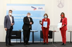 EVG Eisenbahn- und Verkehrsgewerkschaft: Landestariftreuegesetz ist "Leuchtturm in der Vergabelandschaft" / EVG Martin Burkert vergibt MOBIFAINESS-PREIS 2021 an Ministerpräsidentin Malu Dreyer in Mainz