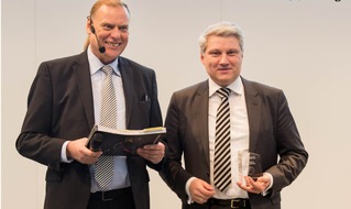 AKAD Bildungsgesellschaft mbH: AKAD University erhält eLearning-Award auf der didacta