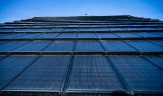 Technische Hochschule Köln: Neuartige Solardachpfannen liefern Strom und Wärme