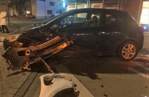 Polizei Mettmann: POL-ME: Hoher Sachschaden nach Verkehrsunfall - Monheim - 2201137