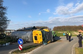 Polizei Coesfeld: POL-COE: Rosendahl, Osterwick, K32/ Umgestürzter Lkw blockierte stundenlang Kreisverkehr