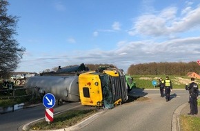 Polizei Coesfeld: POL-COE: Rosendahl, Osterwick, K32/ Umgestürzter Lkw blockierte stundenlang Kreisverkehr