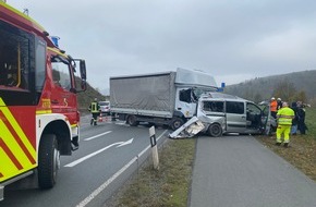 Freiwillige Feuerwehr Olsberg: FF Olsberg: Unfall am Autobahnzubringer in Olsberg