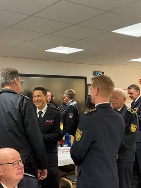 FW-EN: Neujahrsempfang des Kreisfeuerwehrverbandes im winterlichen Breckerfeld - Christoph Sch&ouml;neborn zum Ehrenmitglied ernannt.