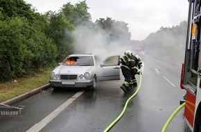 Feuerwehr Iserlohn: FW-MK: Fahrzeugbrand am Hellweg