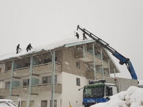 BPOLD BP: Bundespolizei hilft beim Schneechaos in Berchtesgaden