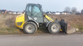 Polizeidirektion Hannover: POL-H: Bothfeld: Unbekannte Täter entwenden Radlader - Wer kann Hinweise geben?