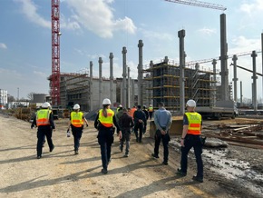 HZA-MS: Zoll pr&uuml;ft Baubranche im M&uuml;nsterland Bundesweiter Aktionstag / Hauptzollamt M&uuml;nster pr&uuml;ft Objekte in Bocholt, M&uuml;nster und Stadtlohn / Z&ouml;llner sto&szlig;en vor Ort auf 18 illegal besch&auml;ftigte Personen