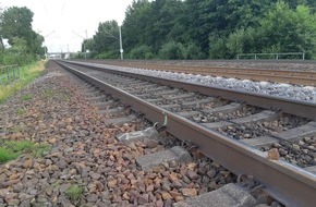 Bundespolizeiinspektion Bremen: BPOL-HB: Kinder legen Schottersteine auf Bahngleis in Winsen (Luhe) / Bundespolizei warnt zur Ferienzeit vor Gefahren auf Bahnanlagen