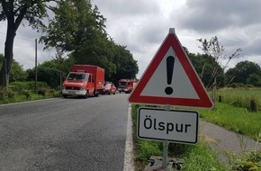 Feuerwehr Schermbeck: FW-Schermbeck: Ölsur auf der Freudenbergstraße