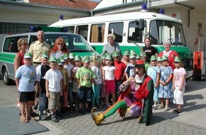 Polizeiinspektion Hameln-Pyrmont/Holzminden: POL-HM: Jubiläum der besonderen Art: 30 Jahre "gute Zusammenarbeit" zwischen der Polizei Hameln und dem Evangelischer Kindergarten Gronau (bei Elze)