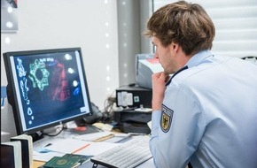 Bundespolizeiinspektion Erfurt: BPOLI EF: Leichtsinniges Verhalten eines Fahrgastes verschafft ihm mehrere Strafanzeigen