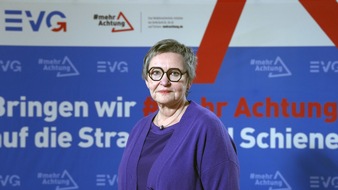 EVG Eisenbahn- und Verkehrsgewerkschaft: EVG: Vorsitzende der Bundesseniorenleitung Anne Pawlitz aus Hamburg fordert #mehrAchtung