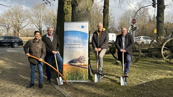 Filiago GmbH & Co. KG: KOPIE VON: Erfolgreicher Spatenstich für den Glasfaserausbau in Deinste, Helmste, Schwinge und Wedel