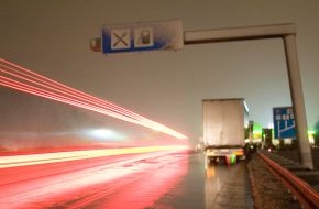 VEDA - Vereinigung Deutscher Autohöfe e.V.: Autobahn: VEDA erhebt schwere Vorwürfe gegen Tank&Rast / Parkplatz-Chaos, Abzocke-Image und eine Milliarde Euro Kosten für die Bürger