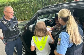 Polizeipr&auml;sidium S&uuml;dhessen: POL-DA: H&ouml;chst: "Blitz f&uuml;r Kids"/Schulkinder verteilen gr&uuml;ne und gelbe Karten