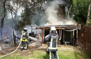 Feuerwehr Bochum: FW-BO: Abschlussmeldung: Brennende Gartenlauben in Bochum-Weitmar