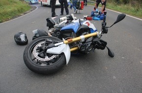 Polizei Düren: POL-DN: Motorradfahrerin bei Unfall schwer verletzt