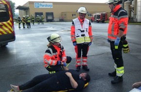 Feuerwehr der Stadt Arnsberg: FW-AR: Feuerwehrjahresübung bei der Firma Perstorp