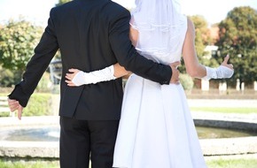 SAT.1: Blind-Date im Standesamt: SAT.1 zeigt ungewöhnliches Beziehungsexperiment "Hochzeit auf den ersten Blick" ab 16. November 2014 erstmals im deutschen Fernsehen (FOTO)