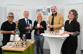 GEPA mbH: Fairer Handel heißt Gerechtigkeit für alle - globale Lieferketten für Kleinbäuer*innen stärken / GEPA in Deutschland jetzt klimaneutral / Umsatzsteigerung 4,7 Prozent / Klimagerechtigkeit / Kaffeeweltmarkt