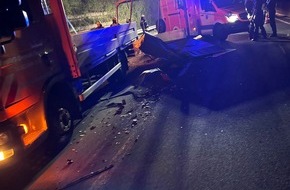 Feuerwehr Bergheim: FW Bergheim: Zwei Verletzte nach Verkehrsunfall auf der Autobahn 61 bei Bergheim