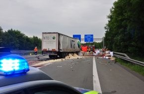 Polizeiinspektion Harburg: POL-WL: Verkehrsunfall mit tödlich verletztem Lkw-Fahrer +++ Lkw prallt auf Stauende