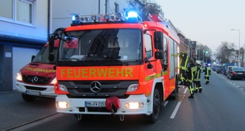 Feuerwehr Mülheim an der Ruhr: FW-MH: Broich: Brennendes Untertischgerät am Kassenberg
