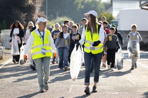 Comunicato stampa: «Dai bambini dei giardini d’infanzia ai CEO: la Svizzera si fa bella»