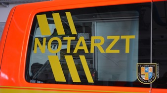 Feuerwehr Mülheim an der Ruhr: FW-MH: Verkehrsunfall - angefahrene Person schwer verletzt