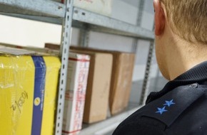 Hauptzollamt Augsburg: HZA-A: Nicht nur zur Weihnachtszeit:/Wie Ihr Paket durch den ZOLL kommt