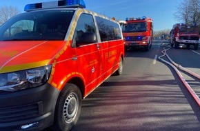 Kreisfeuerwehrverband Segeberg: FW-SE: Feuer in einer Lagerhalle in Oering