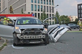 Polizei Mettmann: POL-ME: Mit 1,3 Promille in den Gegenverkehr - Zwei Verletzte - Ratingen - 1806026