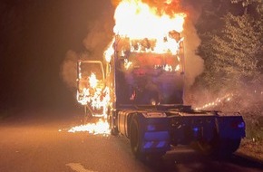 Feuerwehr Stuttgart: FW Stuttgart: Nächtlicher Fahrzeugbrand auf Bundesautobahn