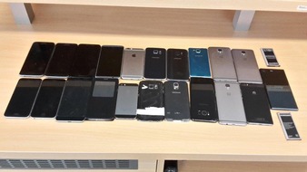 Bundespolizeidirektion Sankt Augustin: BPOL NRW: 21 Smartphones im Schließfach gefunden