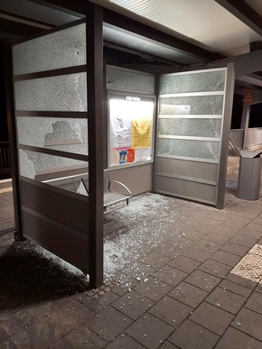 BPOL NRW: Vandalismus am Bahnhof Hückelhoven-Baal - Bundespolizei hat Ermittlungen aufgenommen und bittet Bevölkerung um Mithilfe