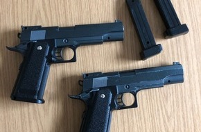 Kreispolizeibehörde Rhein-Kreis Neuss: POL-NE: Gefährliches Spiel mit Anscheinswaffen - Polizei stellt Softair-Pistolen sicher