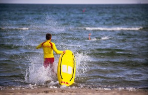 DLRG - Deutsche Lebens-Rettungs-Gesellschaft: Rettungsschwimmer haben 756 Menschen vor dem Ertrinken bewahrt