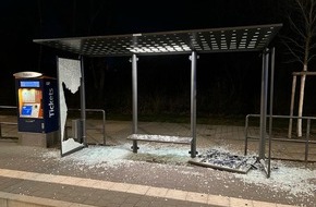 Polizeipräsidium Mannheim: POL-MA: Mannheim-Gartenstadt: Sachbeschädigung; Einschlagen von Glasscheiben; Schaden von 30.000 Euro. Polizei sucht weitere Zeugen