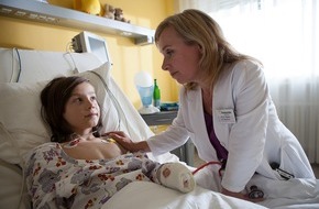ZDF: ZDF-Klinikserie "Dr. Klein" mit ChrisTine Urspruch wird fortgesetzt / 13 neue Folgen ab Herbst 2016 (FOTO)