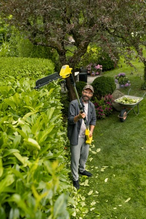 Pressemitteilung: Akkubetriebene Teleskop-Heckenschere PHG 2-18 von Kärcher