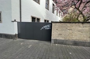 Polizei Bonn: POL-BN: Farbschmierereien im Bereich des Bonner Münsters - Wer hat etwas beobachtet?