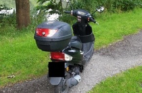 Polizeiinspektion Wilhelmshaven/Friesland: POL-WHV: Diebstahl in Wilhelmshaven - Motorroller konnte durch einen Zeugen aufgefunden werden - Ermittlungen ergaben, dass das Fahrzeug kurz zuvor entwendet wurde (mit Bild)