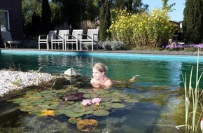 POOL FOR NATURE - Die Schwimmteichbauer eG: POOL FOR NATURE: Glasklarer Badespaß - für Jahre und Jahrzehnte
